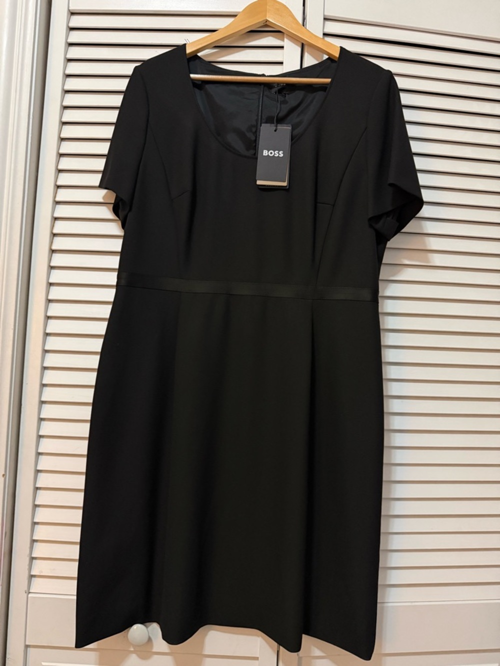 BOSS Black Short-Sleeve Scoop-Neck Midi Dress